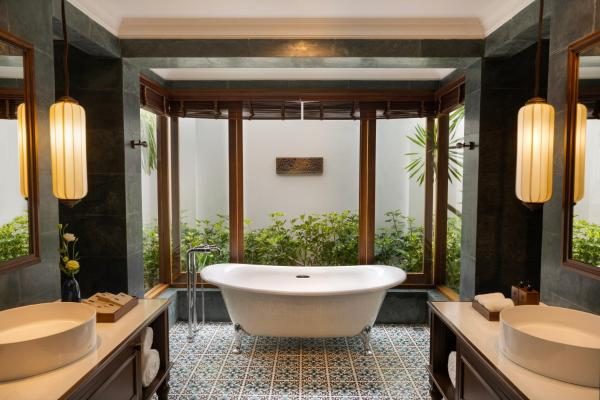 Private Pool Suite