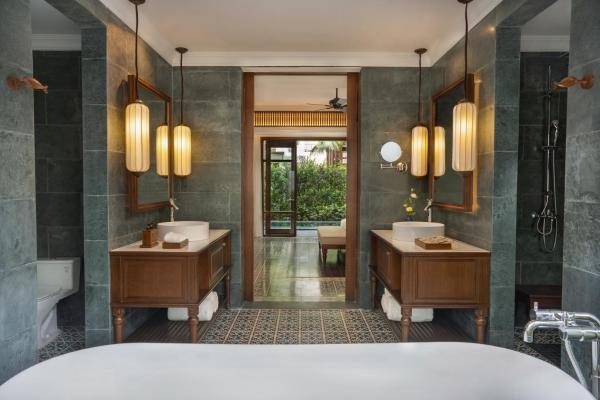 Private Pool Suite