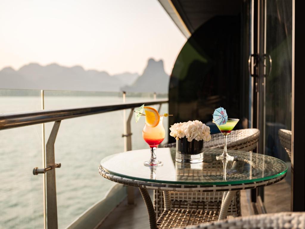 Suite Junior Gia Đình Có Ban Công Riêng Nhìn Ra Biển