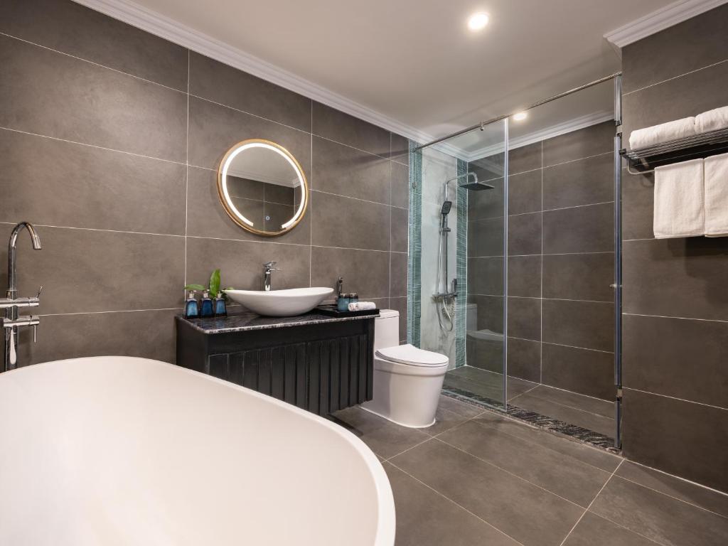 Suite Executive Có Ban Công Riêng Nhìn Ra Biển