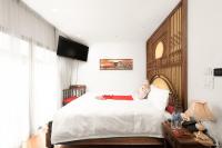 Phòng Deluxe Giường Đôi Có Ban Công