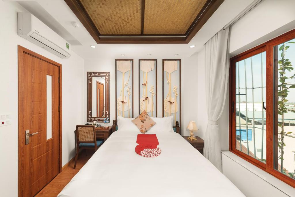 Phòng Premier Giường Đôi Có Cửa Sổ