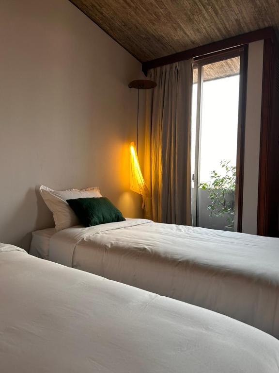 Windy_King or twin bed balcony