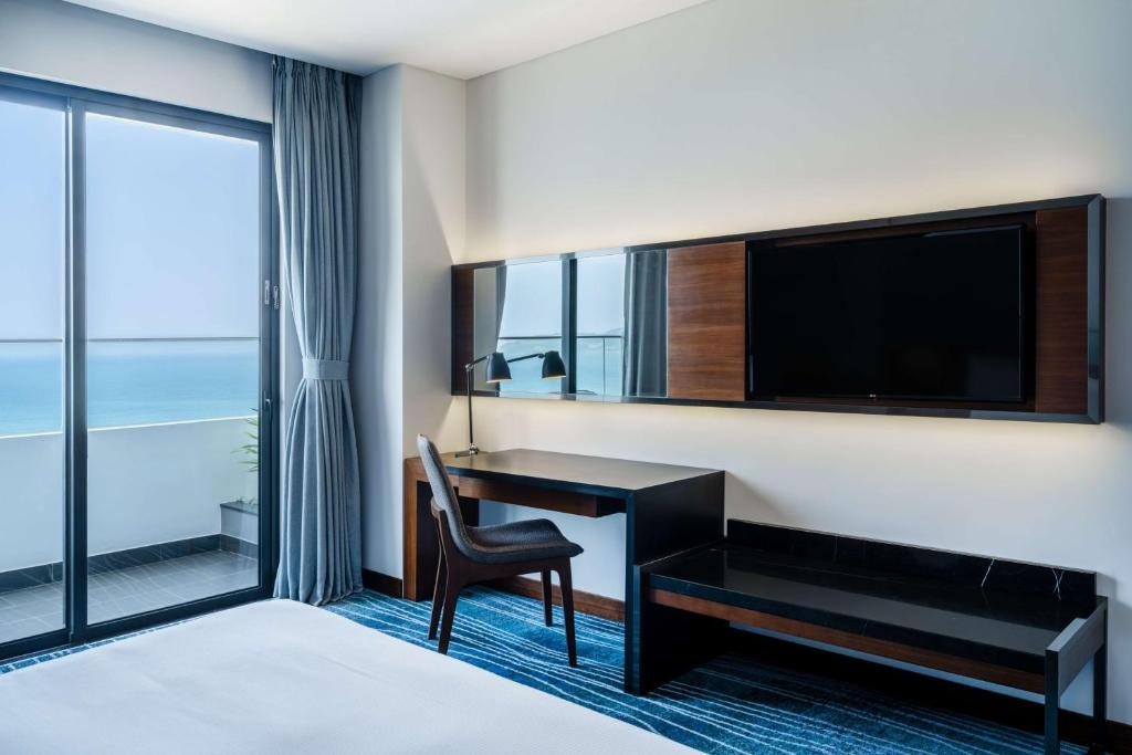 Phòng Deluxe có Giường cỡ King và Ban công nhìn ra Đại dương