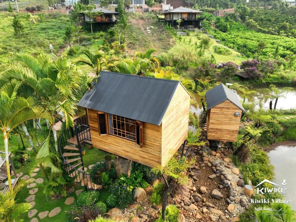 Bungalow on Tree
