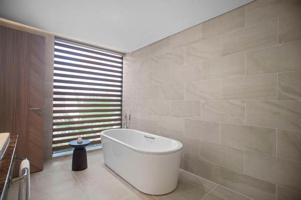 Suite 2 Giường Đơn Có Bể Jacuzzi Nhìn Ra Vườn