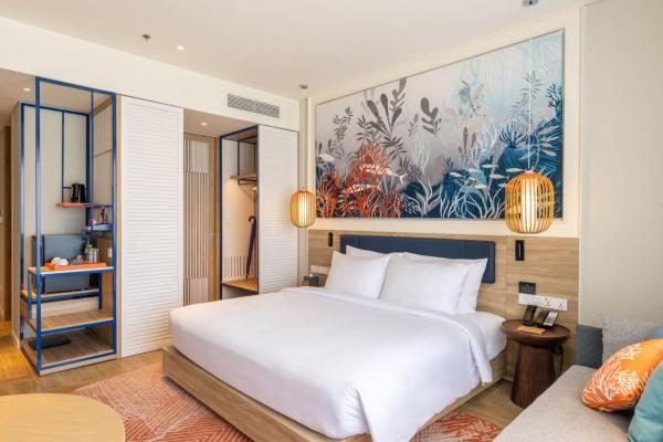 Phòng Deluxe Có Giường Cỡ King Với Ban Công Nhìn Ra Biển