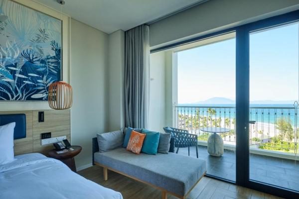 Phòng Deluxe Có Giường Cỡ King Với Ban Công Nhìn Ra Biển