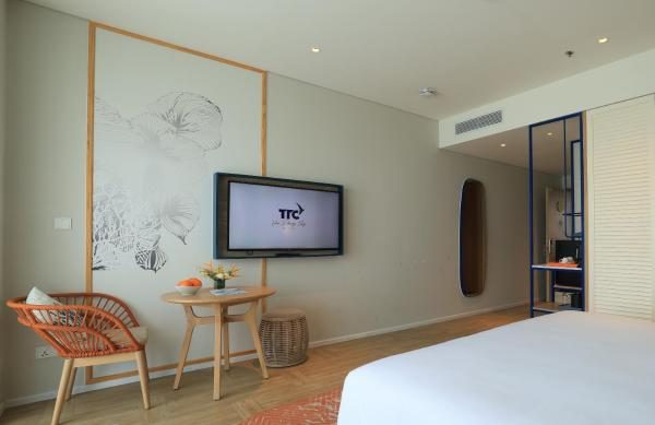 Phòng Deluxe Có Giường Cỡ King Với Ban Công Nhìn Ra Vườn
