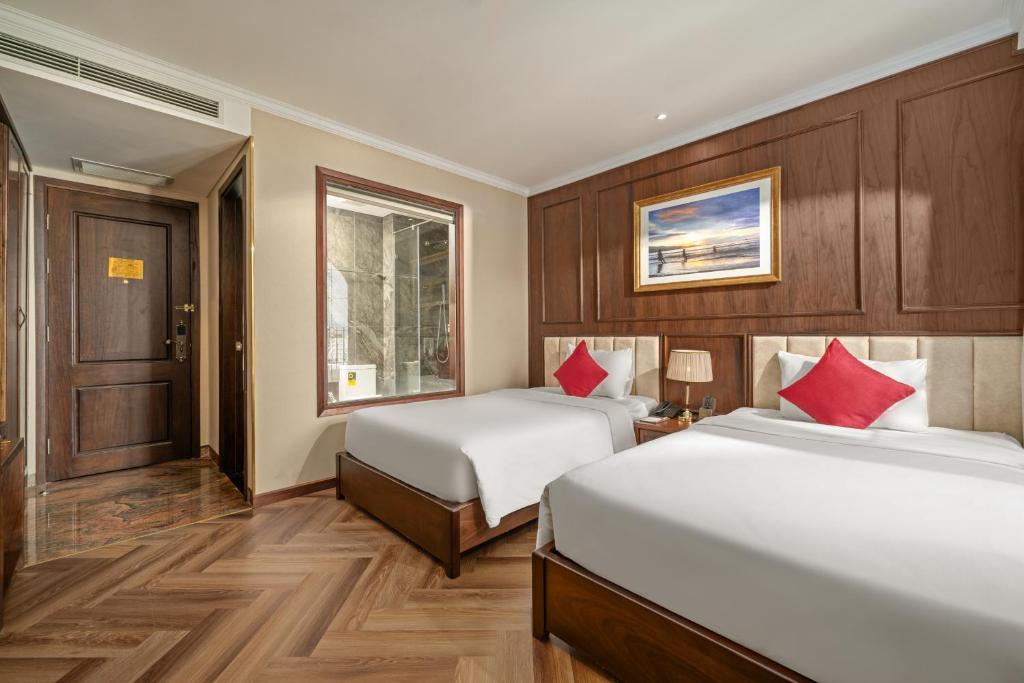 Special Offer – Superior Twin Balcony City View
