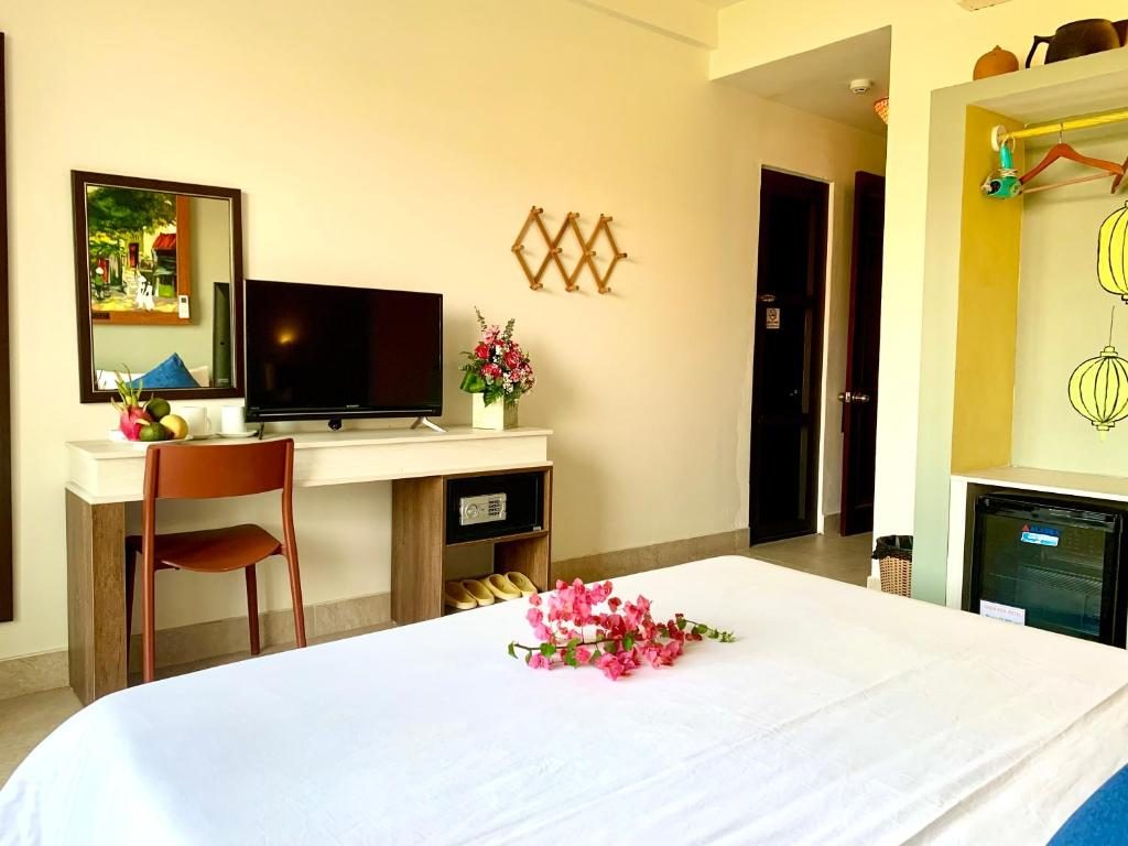 Phòng Deluxe Giường Đôi Có Ban Công