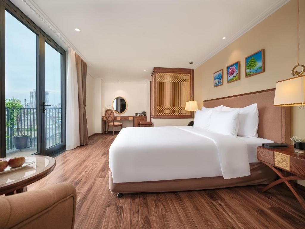 Suite có giường cỡ King với ban công