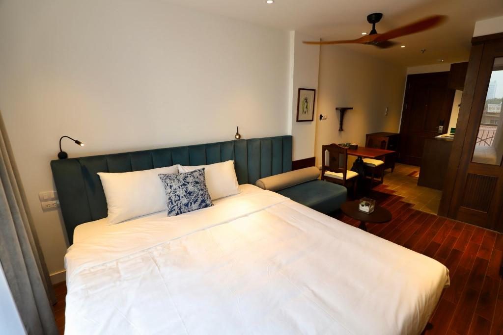 Studio Apartment with King Bed