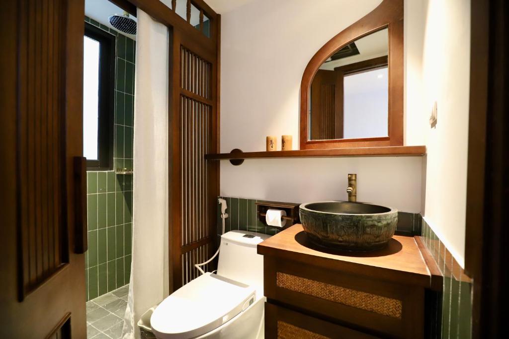 Studio Apartment with King Bed