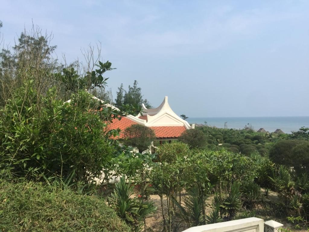 Biệt Thự Nhìn Ra Vườn