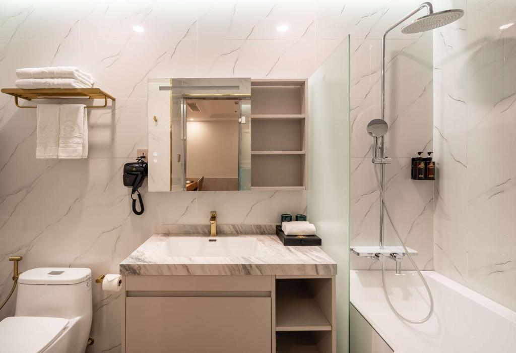 Phòng Deluxe Giường Đôi Có Bồn Tắm