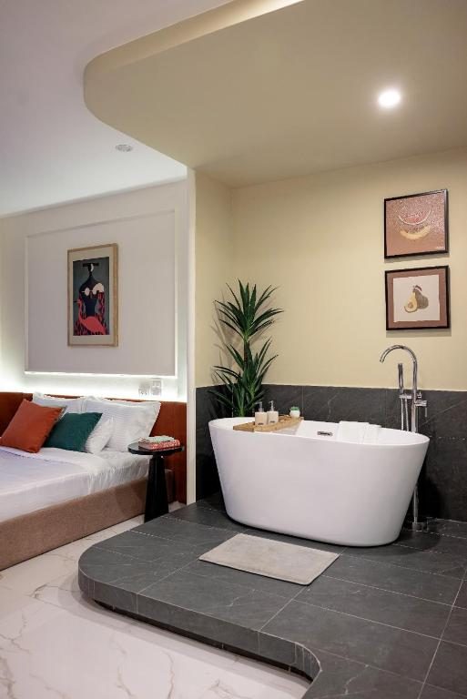 Classic One-Bedroom Apartment with King Bed