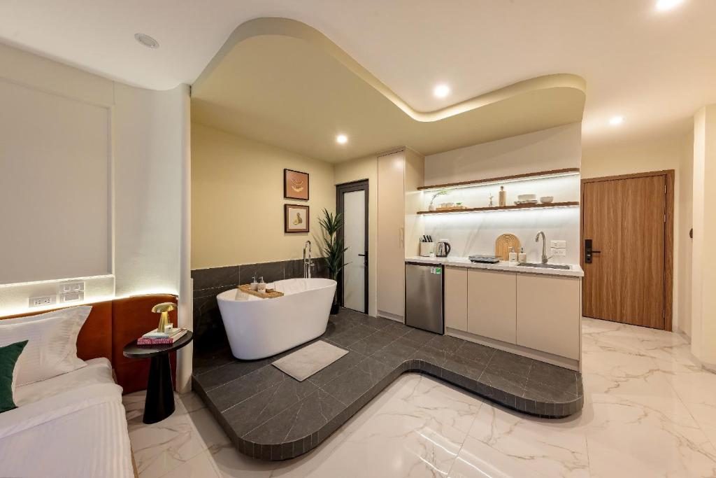 Classic One-Bedroom Apartment with King Bed