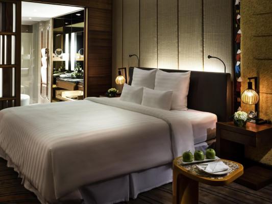 Phòng Suite, Quyền Lui Tới Lounge, 1 Giường Cỡ King