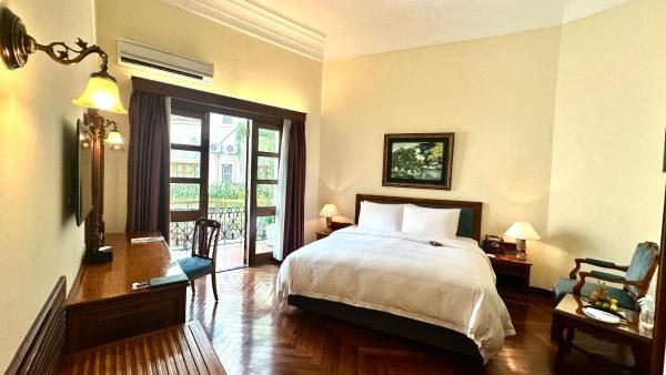 Century Pool Deluxe Room (Double or Twin)