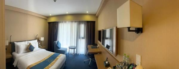 Phòng Deluxe Giường Đôi Có Cửa Sổ