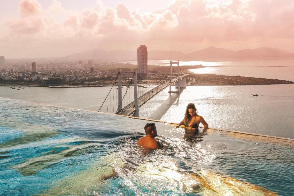 Wyndham Danang Golden Bay – Free Shuttle Bus to Beach