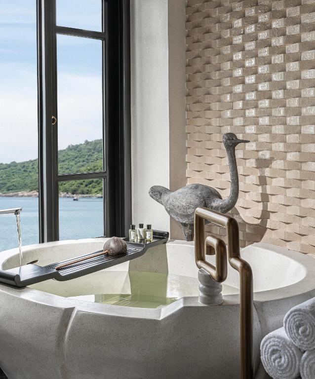 Suite Club Có Giường Cỡ King Nhìn Ra Toàn Cảnh Biển