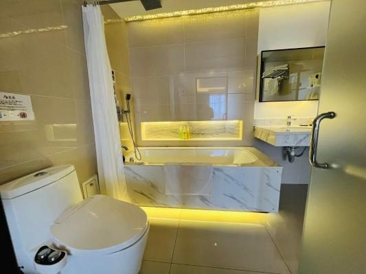 Suite Nhìn Ra Thành Phố