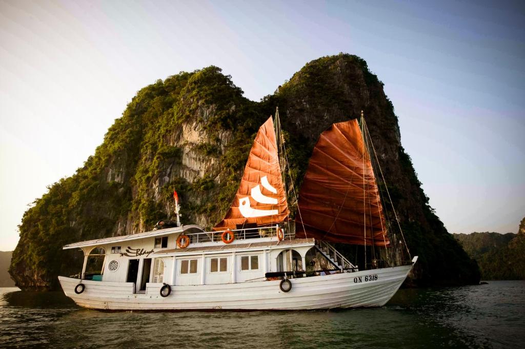 Du ngoạn Legend 1 Cabin Riêng – 2 Ngày 1 Đêm