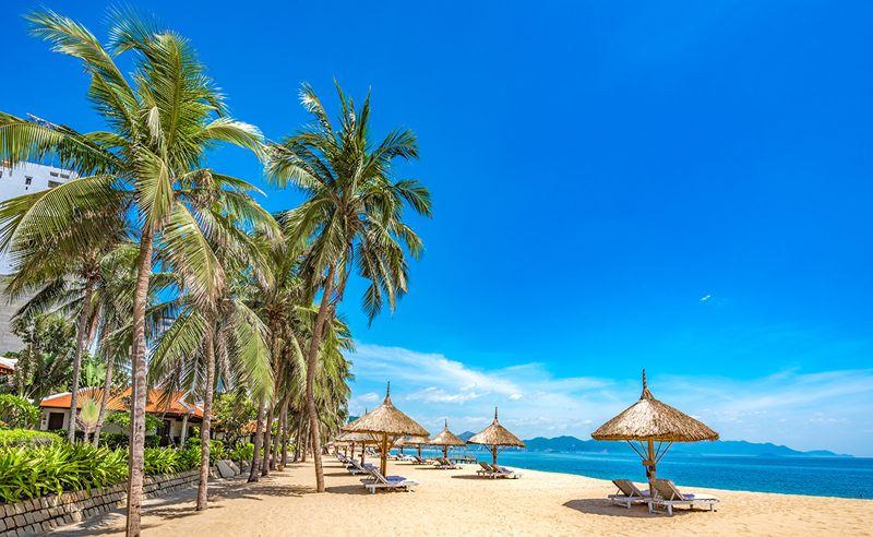 Nha Trang – Biển Nhũ Tiên – Chùa Long Sơn – Làng gốm Bàu Trúc