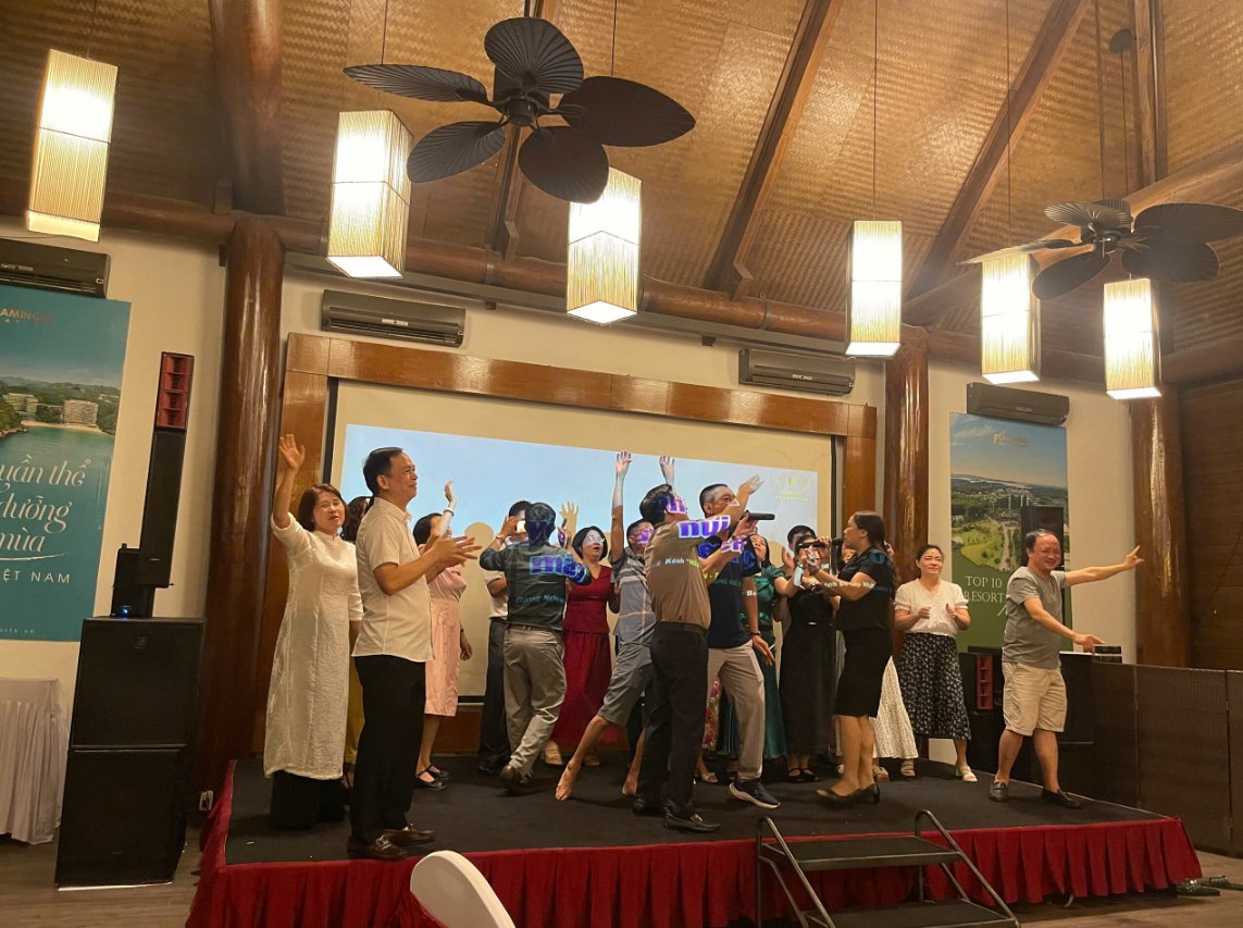 Đông Bắc Á — Họp lớp — ảnh 5