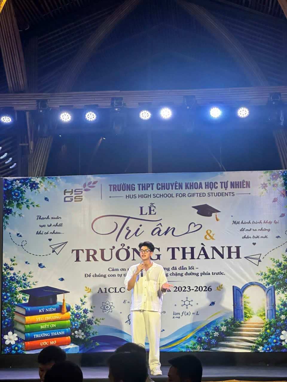 Lớp A1CLC trường Chuyên KHTN — Lễ tri ân và trường thành — ảnh 7