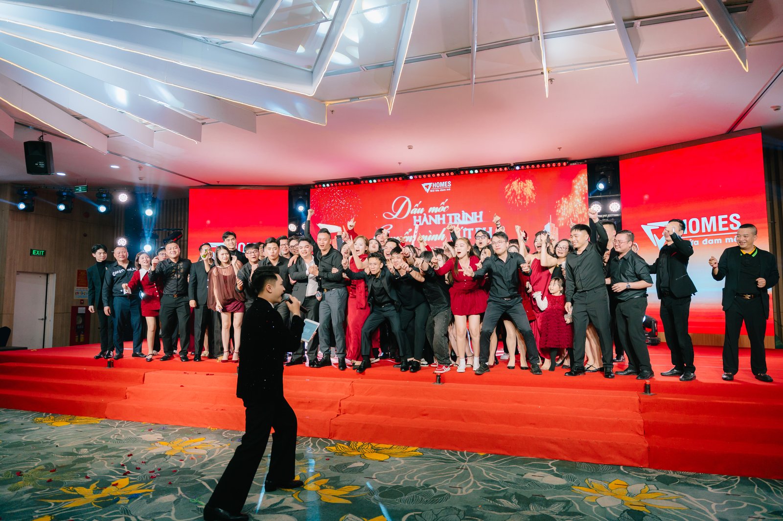 VHOMES — Year End Party — ảnh 6