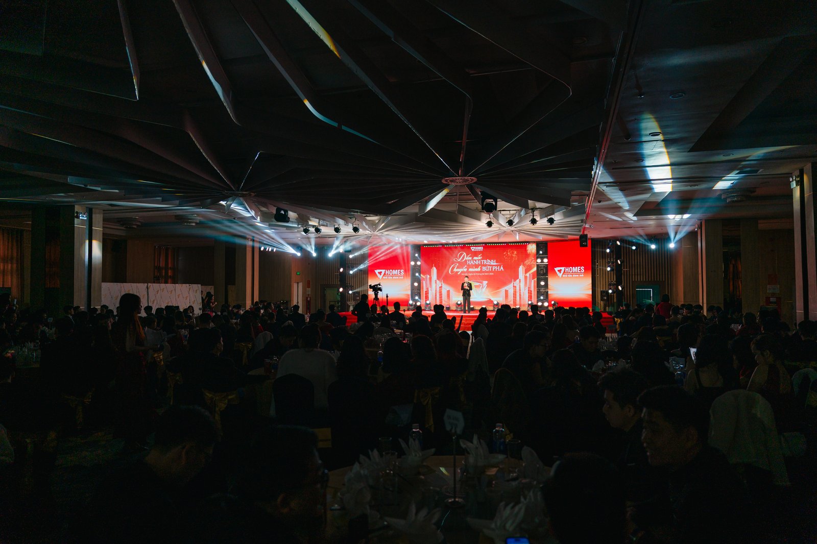 VHOMES — Year End Party — ảnh 7
